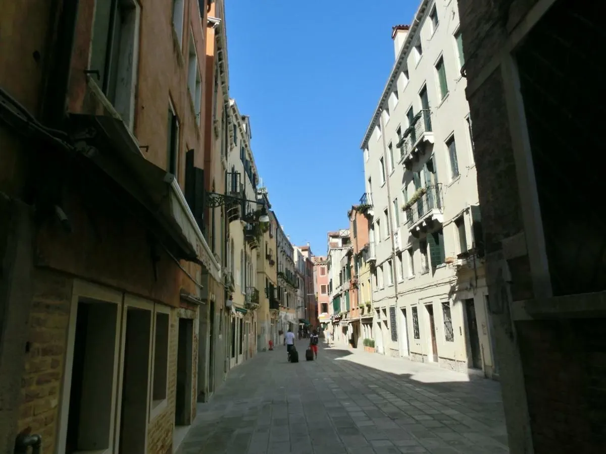 San Marco White Apartment Venise 0*,  Italie