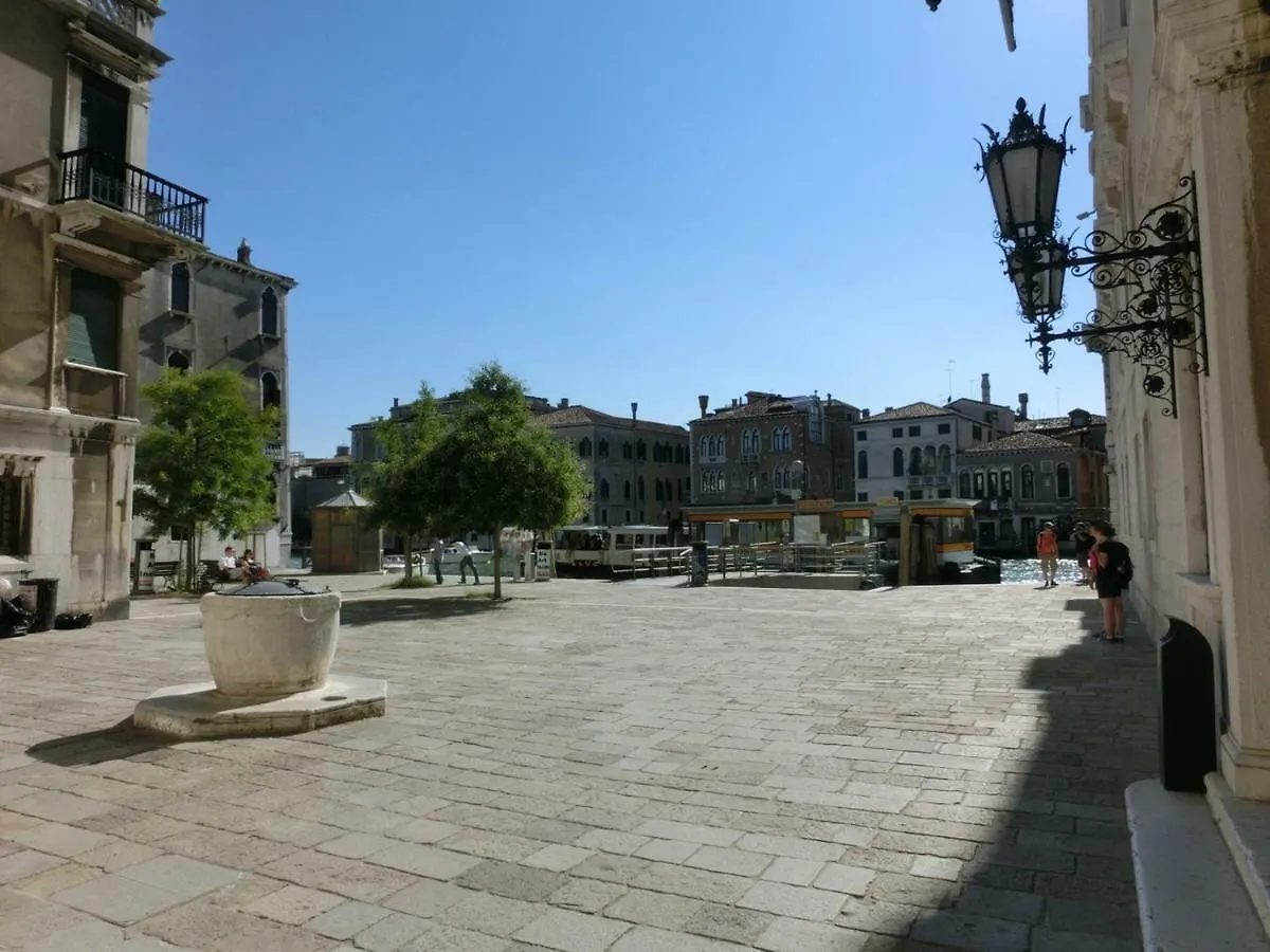 San Marco White Apartment Venise